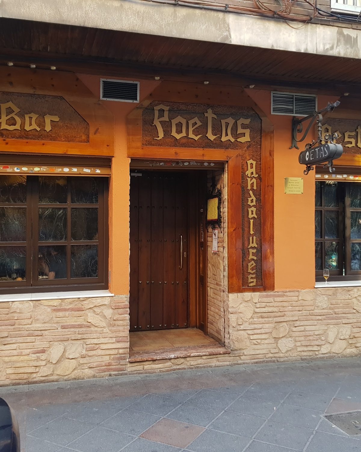 Fachada de Poetas Andaluces
